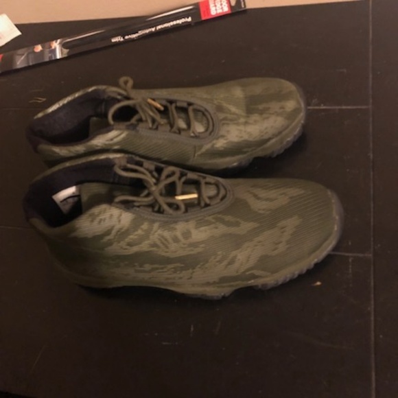 Reflective olive green Jordan future 7.5 - Picture 7 of 8